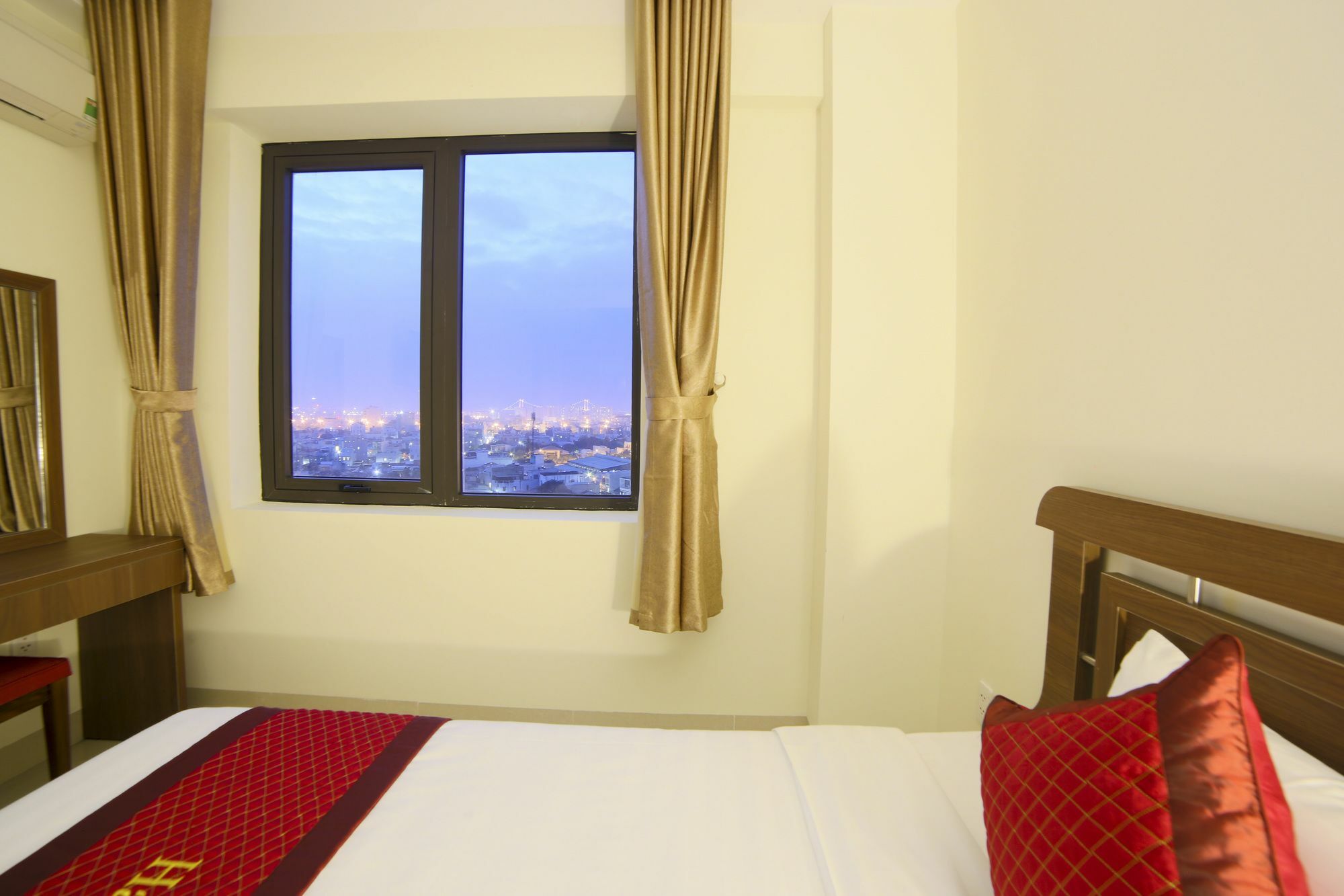Ha Noi Hotel Da Nang Bagian luar foto